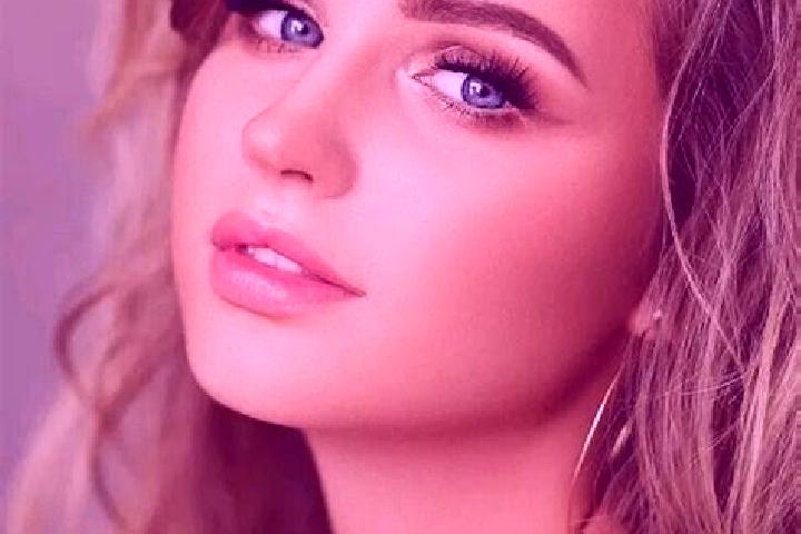 Maya, 33, a dark blonde blue-eyed caribbean companion based in Colwich. Offering Fetish, CIM, Travel Companion, Dinner Date, A-Level. Available for incall an...