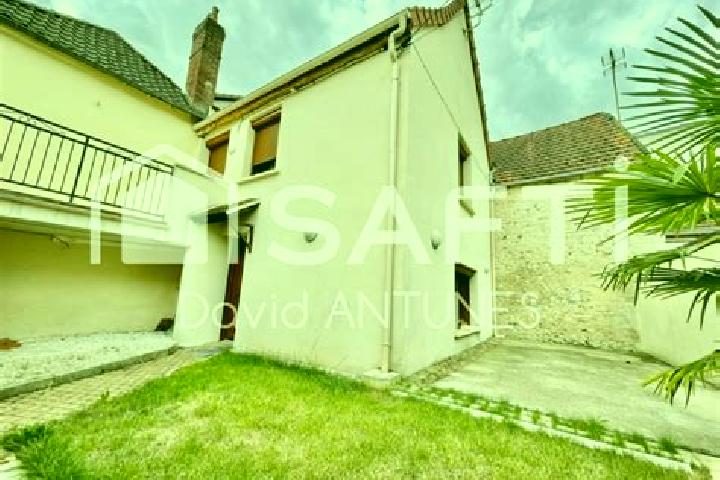 Maya, 33 — Escort in Bennecourt, France