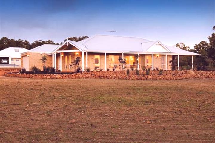 Maya, 33 — Escort in New Farm, Australia