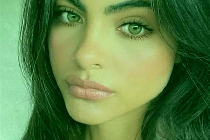 Maya, 34, a black hazel-eyed middle eastern companion based in Finch Hatton. Offering Erotic Massage, Prostate Massage, A-Level, Dinner Date. Available for i...