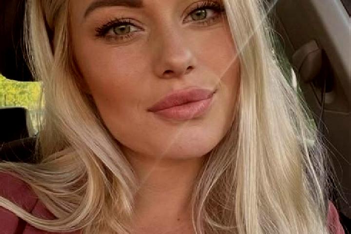 Maya, 35, a blonde hazel-eyed caribbean companion based in Roesa. Offering Tantra, Travel Companion, Erotic Massage, GFE. Available for incall and outcall, d...