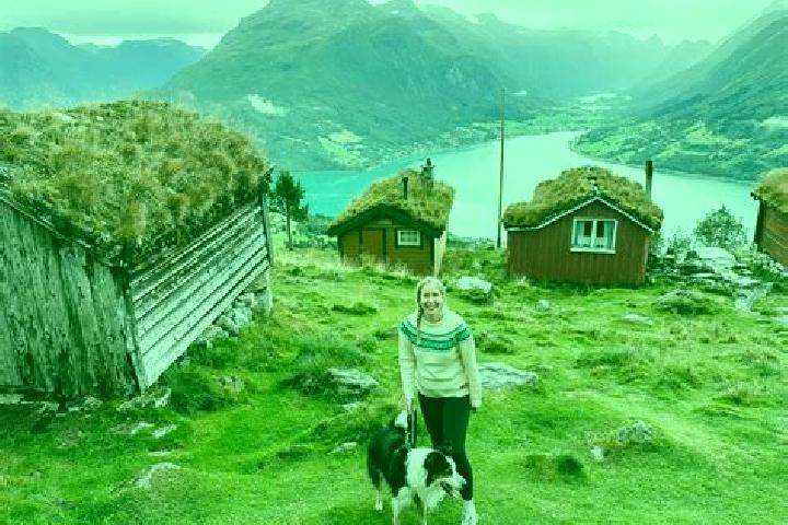 Maya, 35 — Escort in Karlshus, Norway