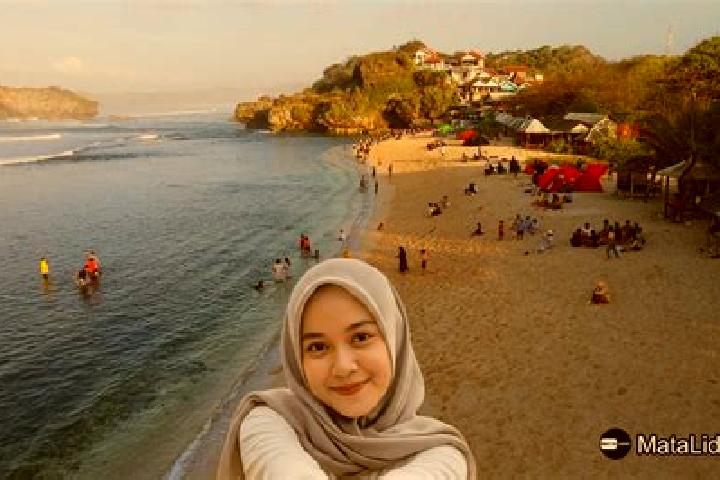 Maya, 35 — Escort in Sembungan Kidul, Indonesia