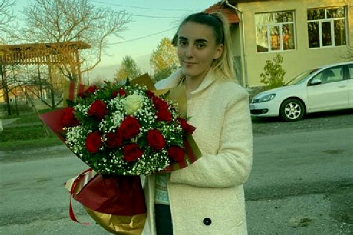 Maya, 35 — Escort in Voetin, Romania