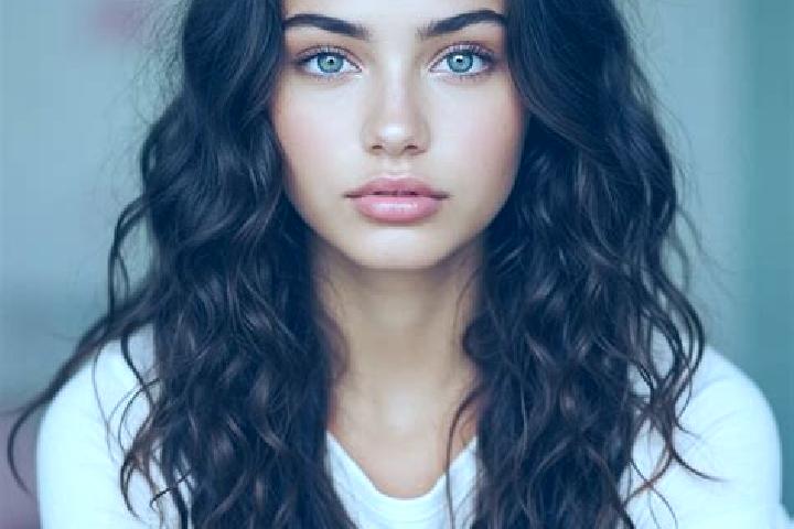 Maya, 36, a auburn hazel-eyed mediterranean companion based in Darovskoy. Offering Deep French Kissing, Travel Companion. Available for incall and outcall, o...
