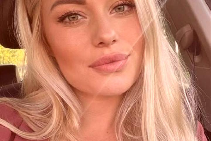 Maya, 36, a blonde hazel-eyed european companion based in Rochefort-sur-Loire. Offering Massage, Deep French Kissing, Couples. Available for incall and outca...