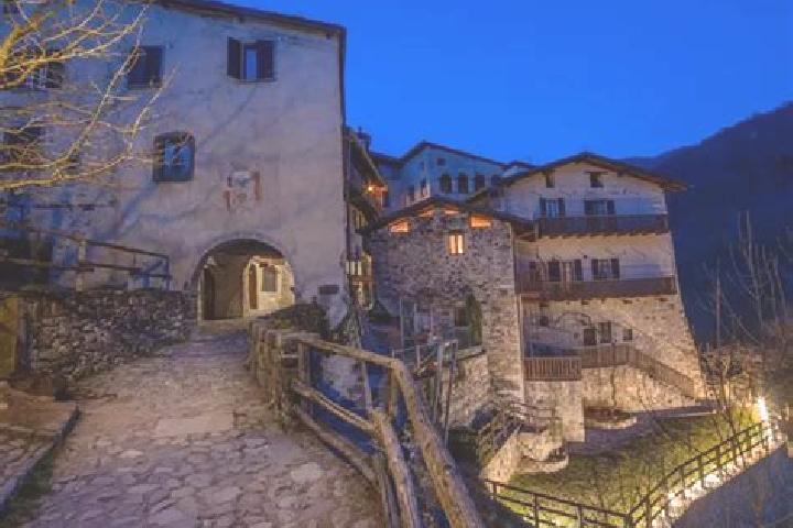 Maya, 36 — Escort in Camerata Cornello, Italy