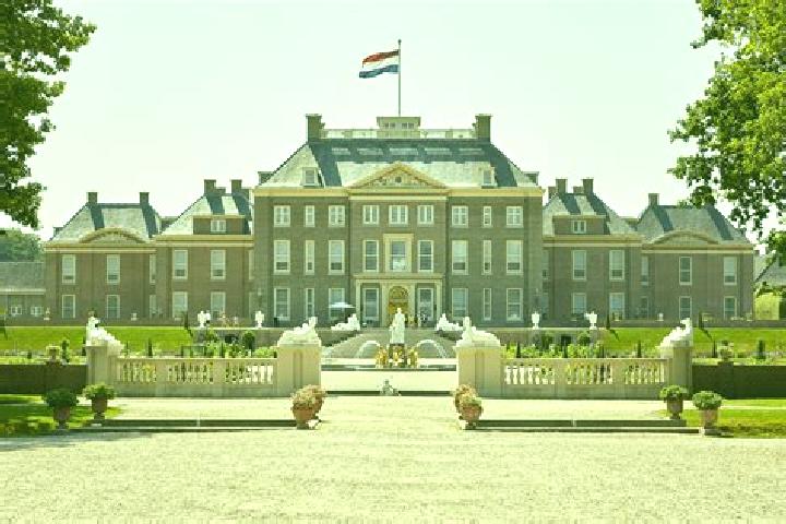 Maya, 36 — Escort in Het Loo, Netherlands