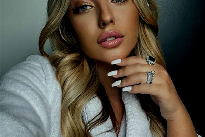 Maya, 37, a blonde amber-eyed latina companion based in Otavi. Offering GFE, Travel Companion, Massage, OWO. Available for incall and outcall, overnight book...