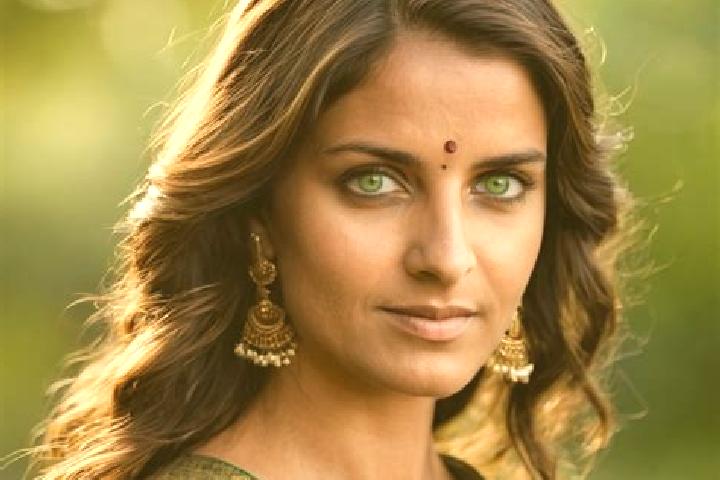 Maya, 37, a brunette green-eyed indian companion based in Srae Ambel. Offering Massage, Striptease, Dinner Date, Fetish. Available for incall and outcall, ov...