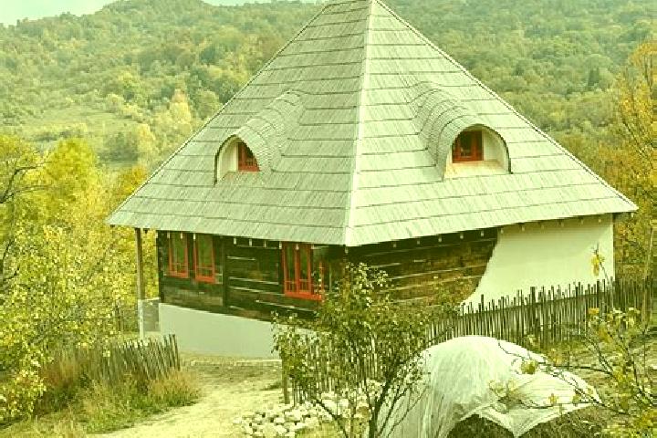Maya, 37 — Escort in Sarbii-Magura, Romania