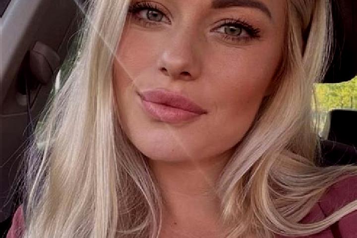 Maya, 38, a blonde hazel-eyed mediterranean companion based in Fontenay-sur-Eure. Offering Overnight, Dinner Date, Striptease, Travel Companion, Party Girl. ...