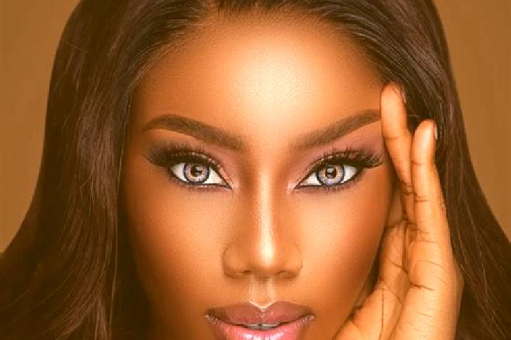 Maya, 38, a red blue-eyed ebony companion based in Mariano Comense. Offering Girlfriend Experience, CIM. Available for incall and outcall, overnight bookings...