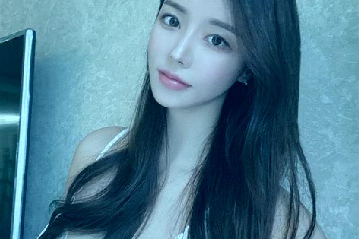 Maya, 39 — Escort in Shangecun, China