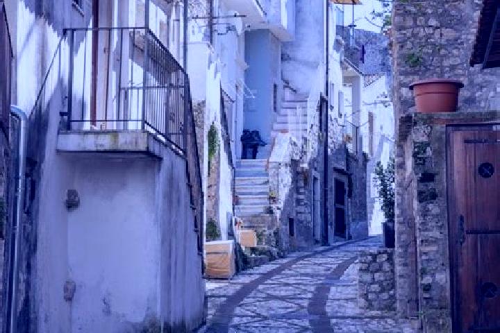 Maya, 39 — Escort in Vico del Gargano, Italy