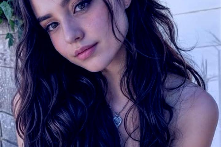 Mia, 20, a auburn brown-eyed indian companion based in Khulimsunt. Offering Travel Companion, Tantra, Party Girl, Overnight. Available for incall and outcall...