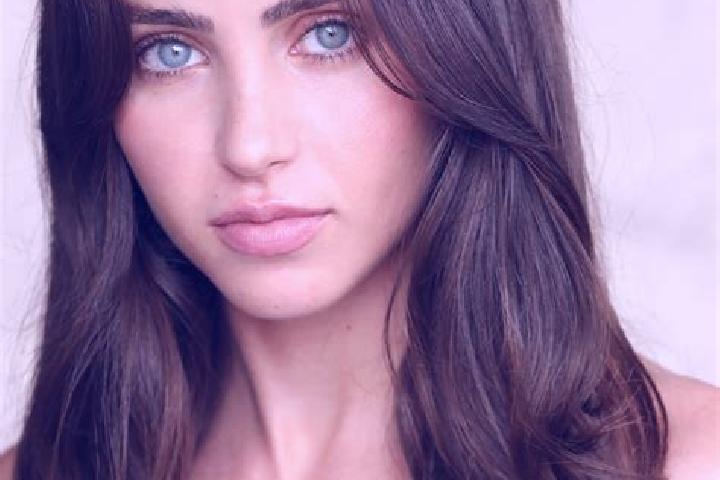 Mia, 20, a brunette amber-eyed latina companion based in Nogosari. Offering GFE, Tantra, Erotic Massage, CIM, Party Girl. Available for incall and outcall, o...