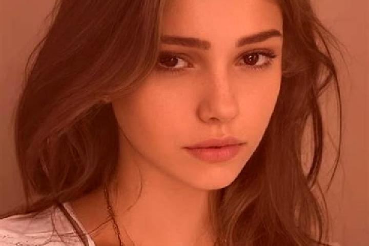 Mia, 20, a chestnut dark-eyed slavic companion based in Heritage Creek. Offering Party Girl, BDSM, Deep French Kissing. Available for incall and outcall, day...