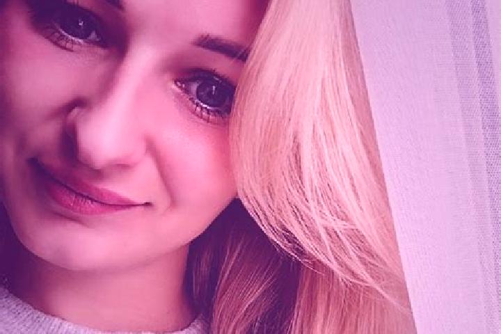 Mia, 20 — Escort in Beblo, Poland