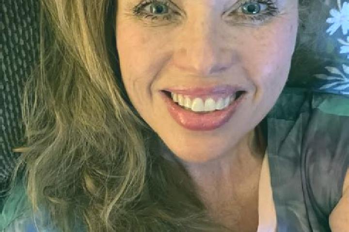 Mia, 20 — Escort in Claypool Hill, United States
