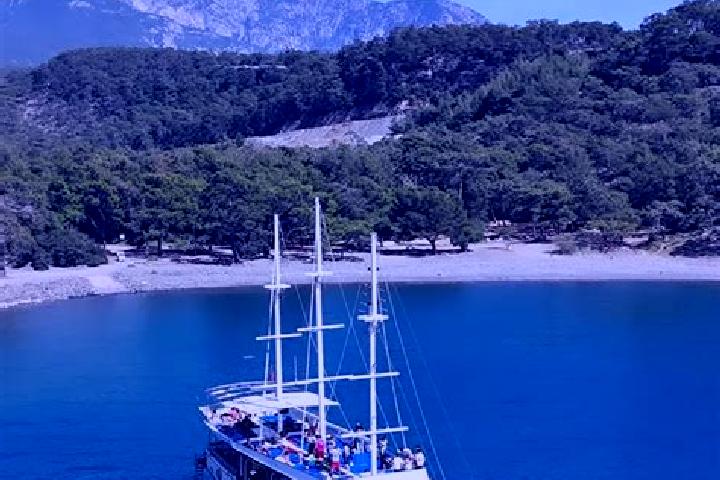 Mia, 20 — Escort in Kemer, Turkey