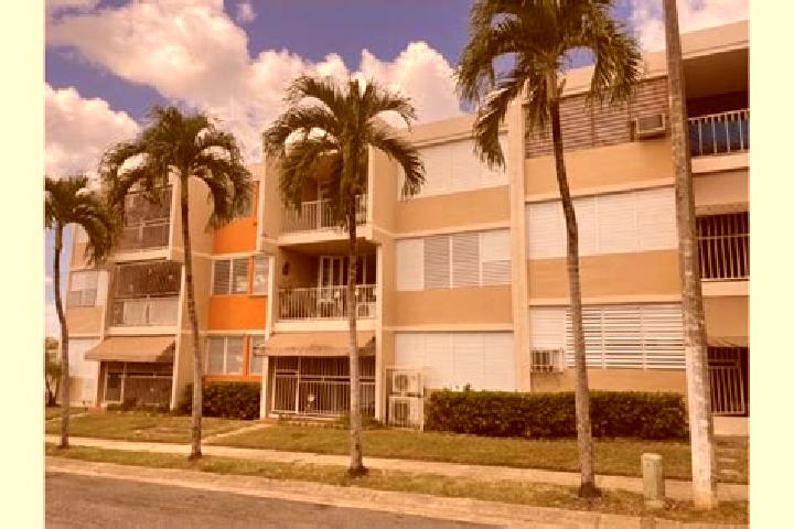 Mia, 20 — Escort in Pueblito del Rio, Puerto Rico