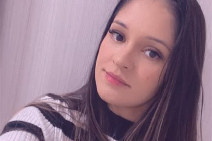 Mia, 20 — Escort in Santiago do Sul, Brazil