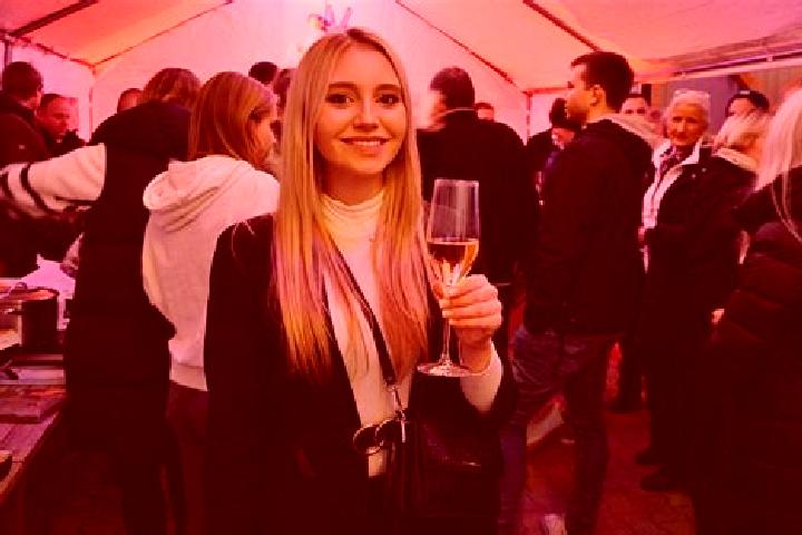 Mia, 20 — Escort in Schmalensee, Germany