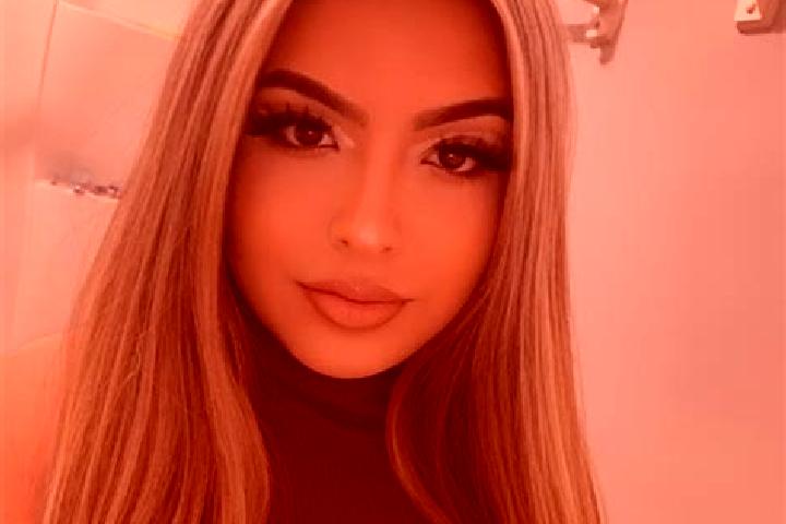 Mia, 21, a blonde amber-eyed latina companion based in Bogor. Offering Prostate Massage, GFE, Fetish, Couples. Available for incall and outcall, day and even...