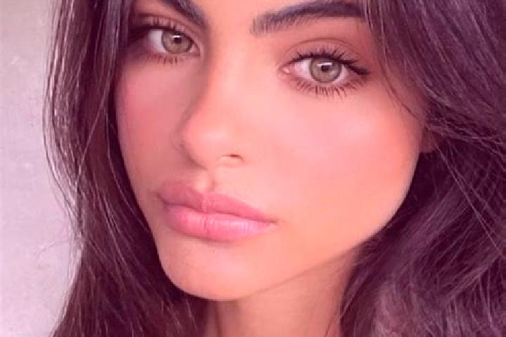 Mia, 21, a dark blonde dark-eyed indian companion based in El Palmar. Offering Fetish, Erotic Massage, Duos. Available for incall and outcall, overnight book...