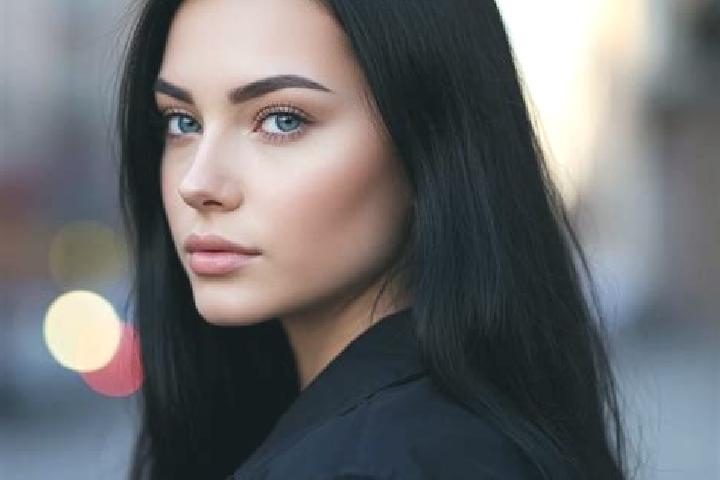 Mia, 21, a platinum blonde blue-eyed latina companion based in Suq Sirwah. Offering Roleplay, Tantra, Travel Companion. Available for incall and outcall, ove...