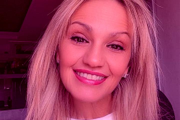 Mia, 21 — Escort in Auffreville-Brasseuil, France