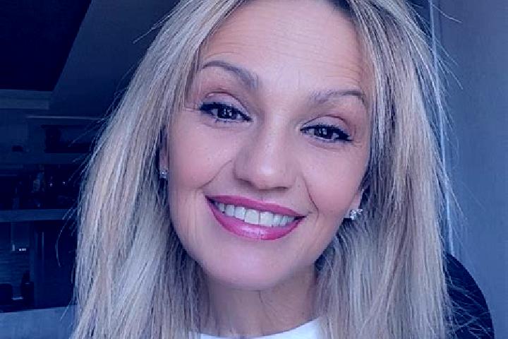 Mia, 21 — Escort in Budakduezue, Turkey