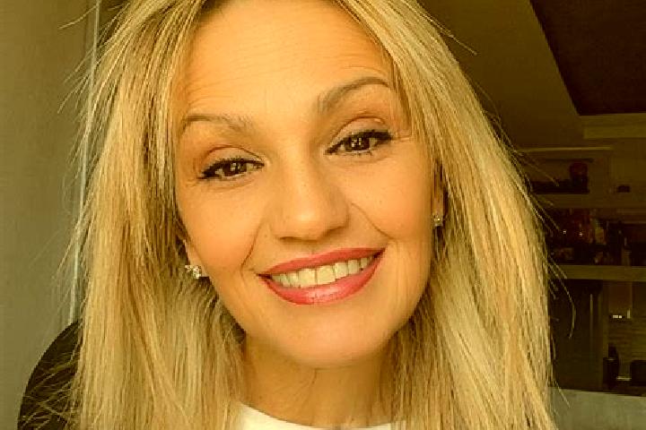 Mia, 21 — Escort in Ciucsangeorgiu, Romania