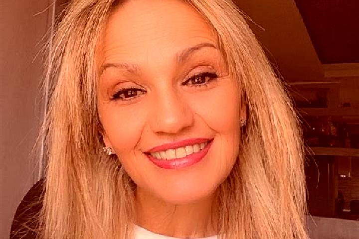Mia, 21 — Escort in Doezum, Netherlands