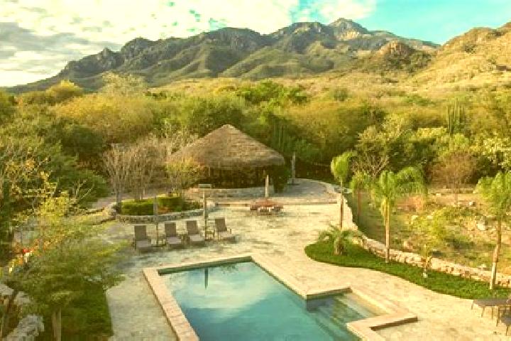 Mia, 21 — Escort in El Pedregal de Guadalupe Hidalgo, Mexico