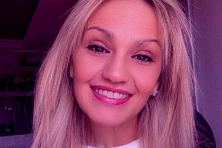 Mia, 21 — Escort in Ghimes, Romania