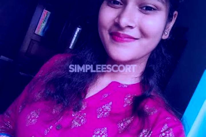 Mia, 21 — Escort in Hosur, India