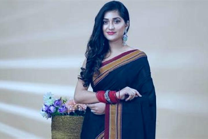 Mia, 21 — Escort in Ilkal, India