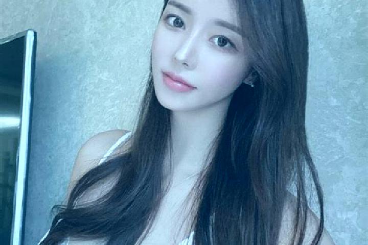 Mia, 21 — Escort in Pancheng, China