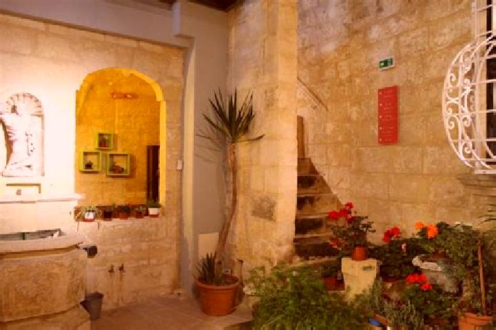 Mia, 21 — Escort in Qormi, Malta