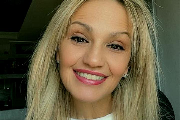 Mia, 21 — Escort in Vezirkoeprue, Turkey