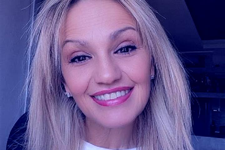 Mia, 21 — Escort in Zavoiu, Romania