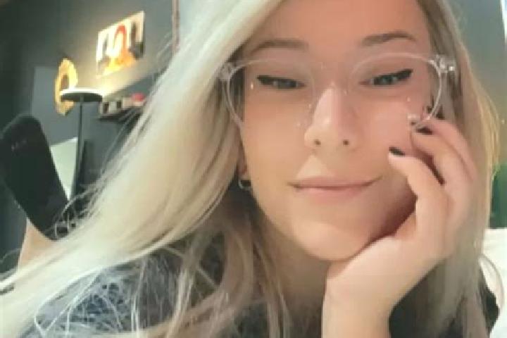 Mia, 22, a black dark-eyed caribbean companion based in Sankt Margarethen an der Sierning. Offering Overnight, Prostate Massage, Deep French Kissing. Availab...