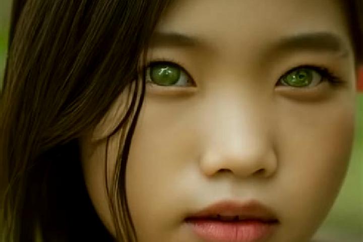 Mia, 22, a red green-eyed asian companion based in Oak City. Offering Couples, Party Girl, BDSM. Available for incall and outcall, day and evening dates.
