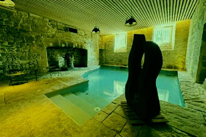 Mia, 22 — Escort in Aynac, France