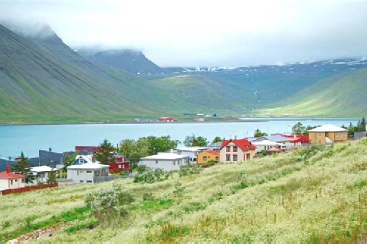Mia, 22 — Escort in Isafjoerdur, Iceland