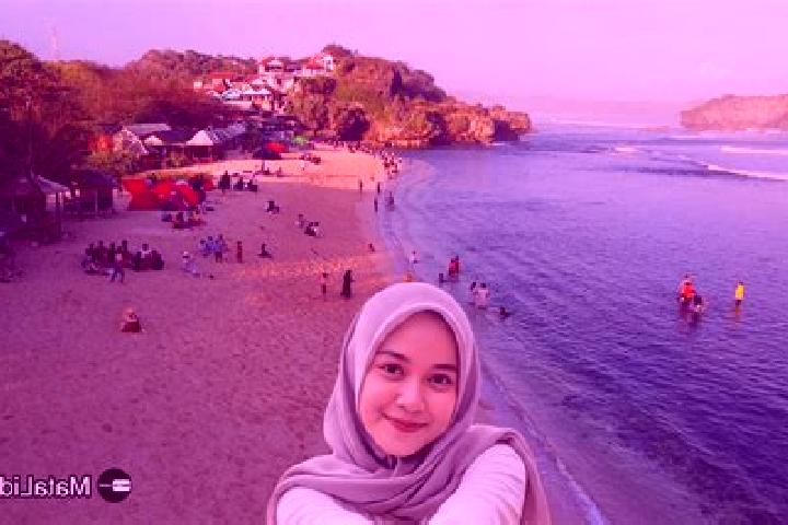 Mia, 22 — Escort in Karangbadar Kidul, Indonesia