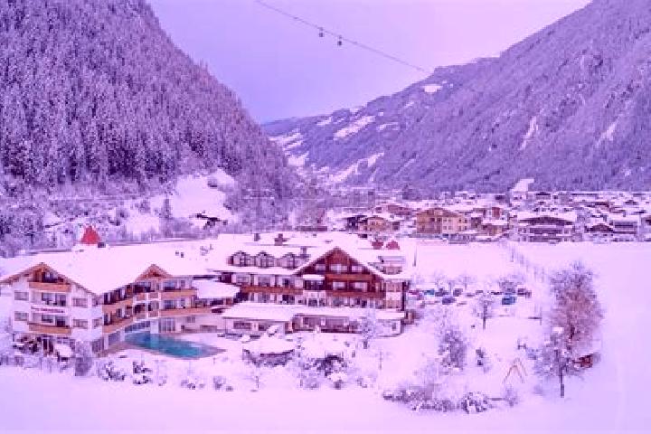 Mia, 22 — Escort in Mayrhofen, Austria