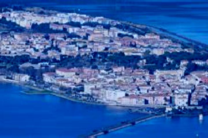 Mia, 22 — Escort in Orbetello Scalo, Italy